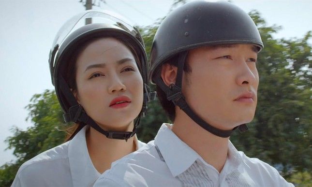 Những khoảnh khắc lái xe máy không thể giả trân hơn trong phim Việt