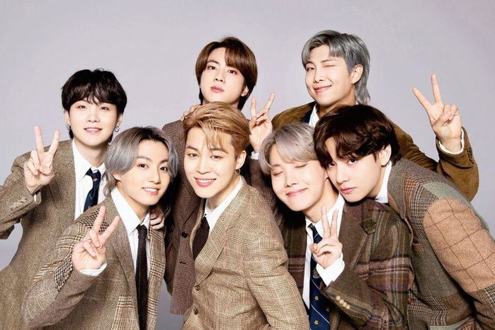 Những kỷ lục khủng của Kpop: Vé concert EXO cháy vậy ai đọ lại