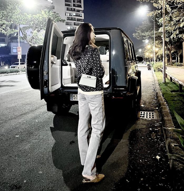 Những lần mang “cả căn hộ” xuống phố của bà xã Cường Đô La