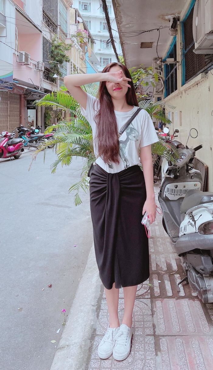 Những sao Việt diện hàng hiệu nhưng cứ ngỡ đồ chợ Bà Chiểu