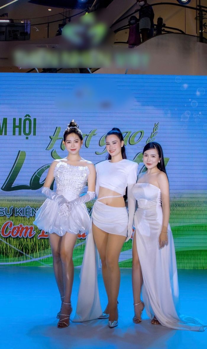 Nữ Idol Tóp Tóp bạn thân chị Google đi dự event, lên đồ như celeb