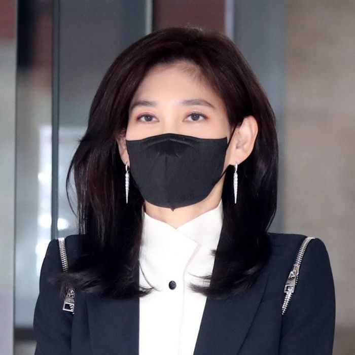 Nữ tỷ phú giàu nhất xứ Hàn: U60 thần thái vẫn tài phiệt, trẻ trung