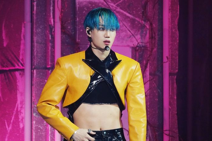 Outfit nhắc là biết của idol: Huyền thoại gọi tên bodysuit đỏ từ Hwasa