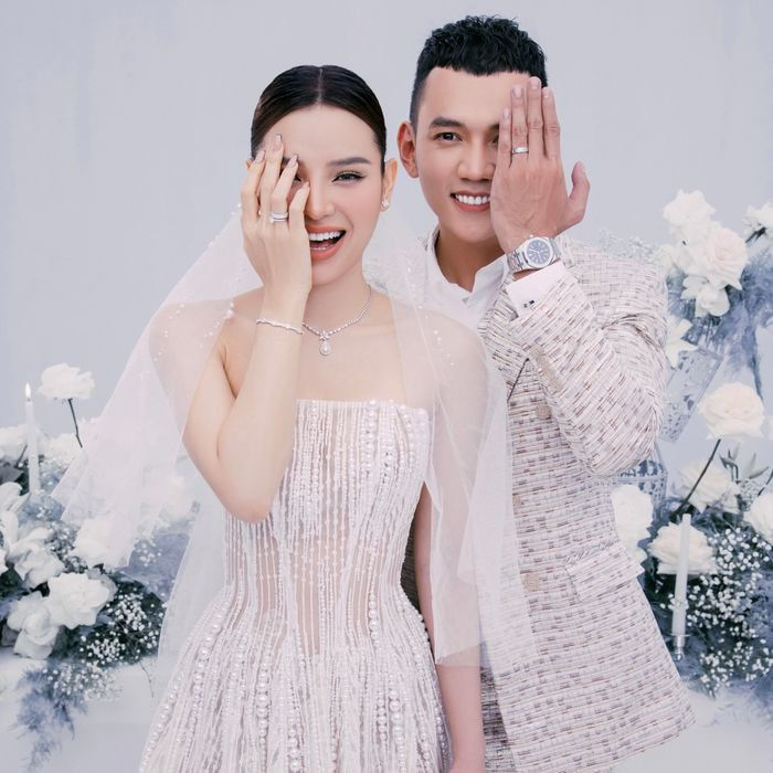 Phương Trinh Jolie đầu tư trang sức đắt đỏ chụp ảnh cưới