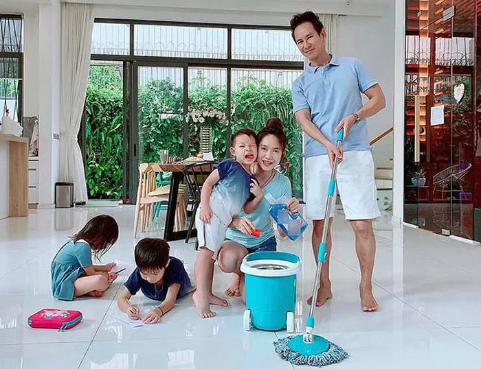 Quá khứ đi bán ve chai, nay Lý Hải giàu sụ: ở nhà 40 tỷ, chủ 4 công ty