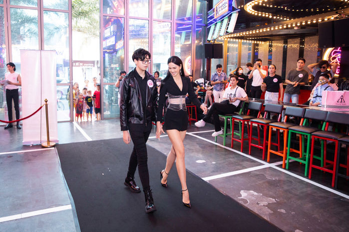 Con Anh Thư xuất hiện là giật spotlight: Con nhà tông 16 tuổi cao 1m84