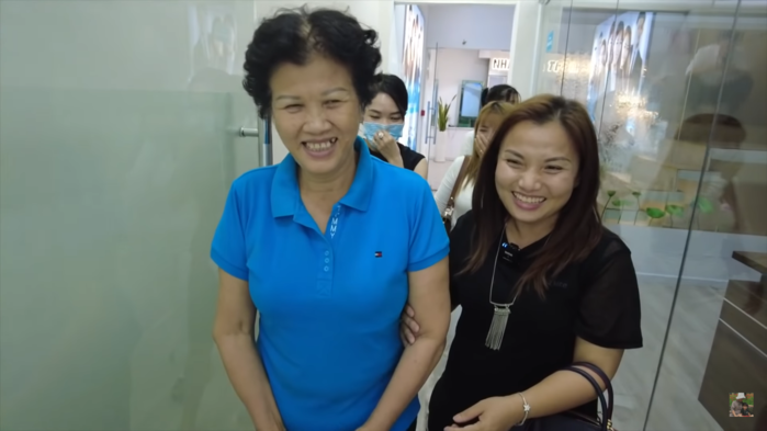 Quỳnh Trần JP chơi lớn chi bạc triệu làm răng cho mẹ
