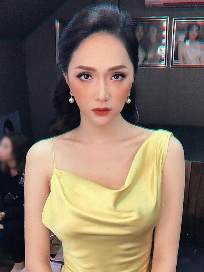 Sao Việt đánh má hồng lố tay: Đỗ Thị Hà mặt đỏ ửng như trái cà chua
