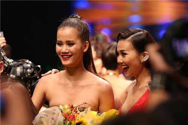 Sao Việt tái ngộ trái ngang: Đỗ Mỹ Linh là MC, Nam Em vẫn là thí sinh