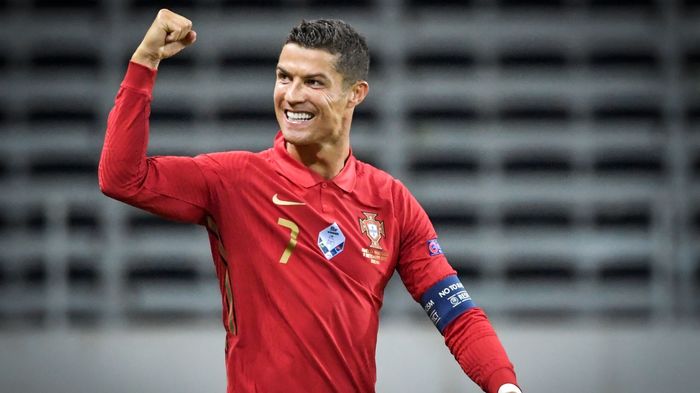 Siêu sao bóng đá CR7 là người cha tuyệt vời của gia đình