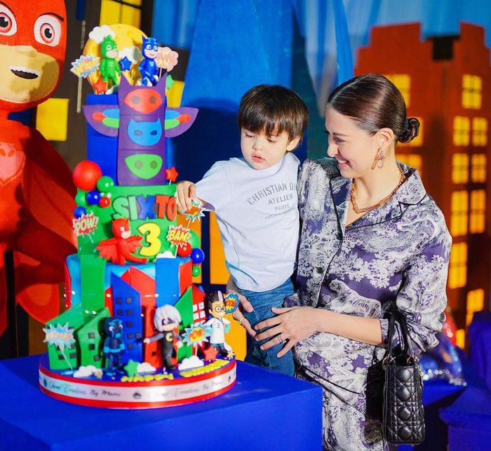 Sinh nhật 3 tuổi quý tử nhà Marian Rivera: Cậu út đáng yêu khó rời mắt