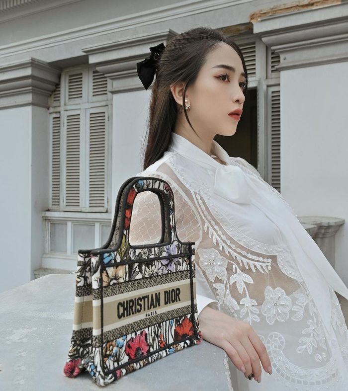 Thời trang bầu bí lần 2 của rich kid Joyce Phạm: Mỗi ngày 1 túi hiệu