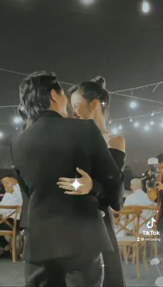 Tiệc cưới biên đạo múa Lan Nhi: vợ chồng Đông Nhi giật hết spotlight