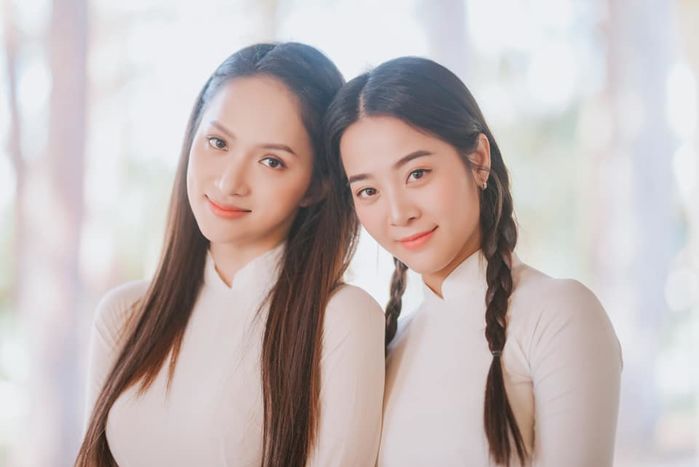 Tình địch lẫn học trò Hương Giang có chuyện vui cùng ngày Cá Tháng Tư
