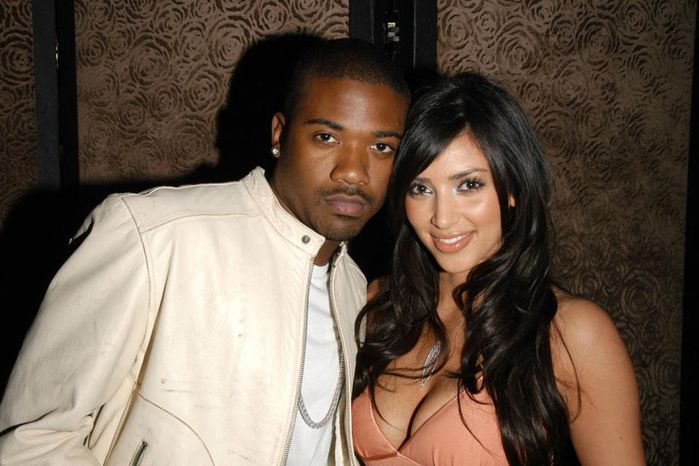Hôn nhân rùm beng của Kim Kardashian với 3 đời chồng, 4 người con