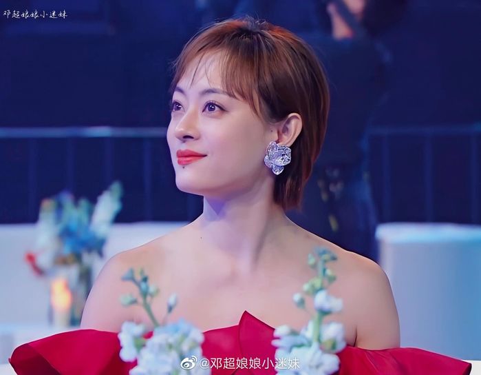 Tôn Lệ: Tâm huyết tới mức thắp đèn đọc kịch bản khiến đồng nghiệp e dè
