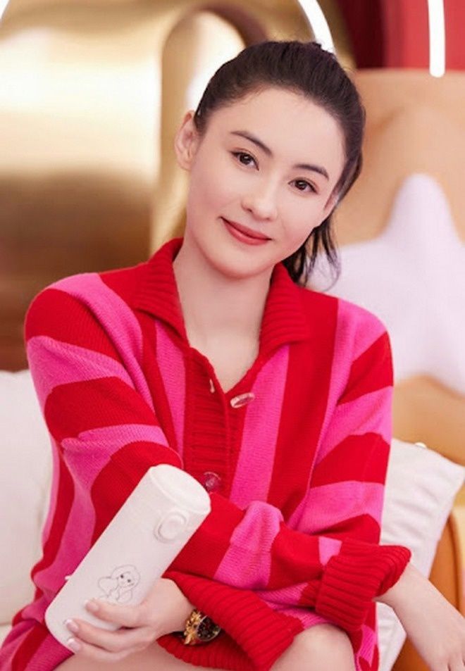 Trương Bá Chi lộ bụng vượt mặt nghi bầu lần 4 nhưng thái độ phớt lờ