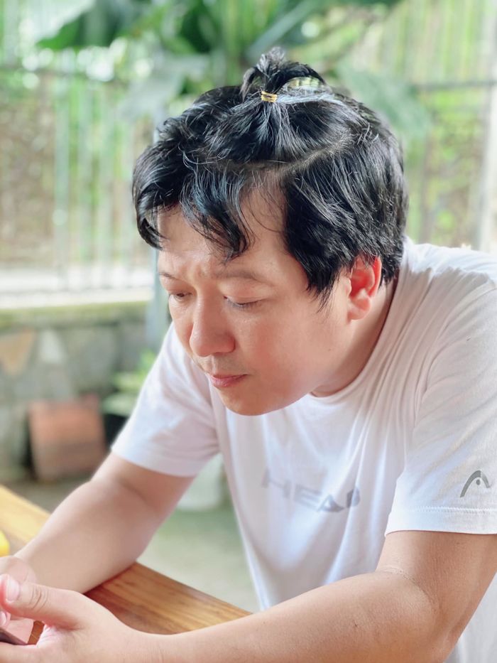 Trường Giang: Tiền vợ giữ hết mà đến ngày lễ là đòi quà giá trị''
