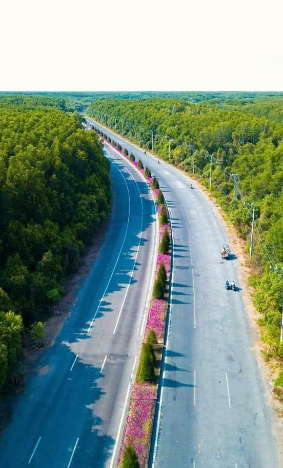 Vừa mua nhà 15 tỷ, Angela Phương Trinh mua 4.000m2 đất xây biệt thự