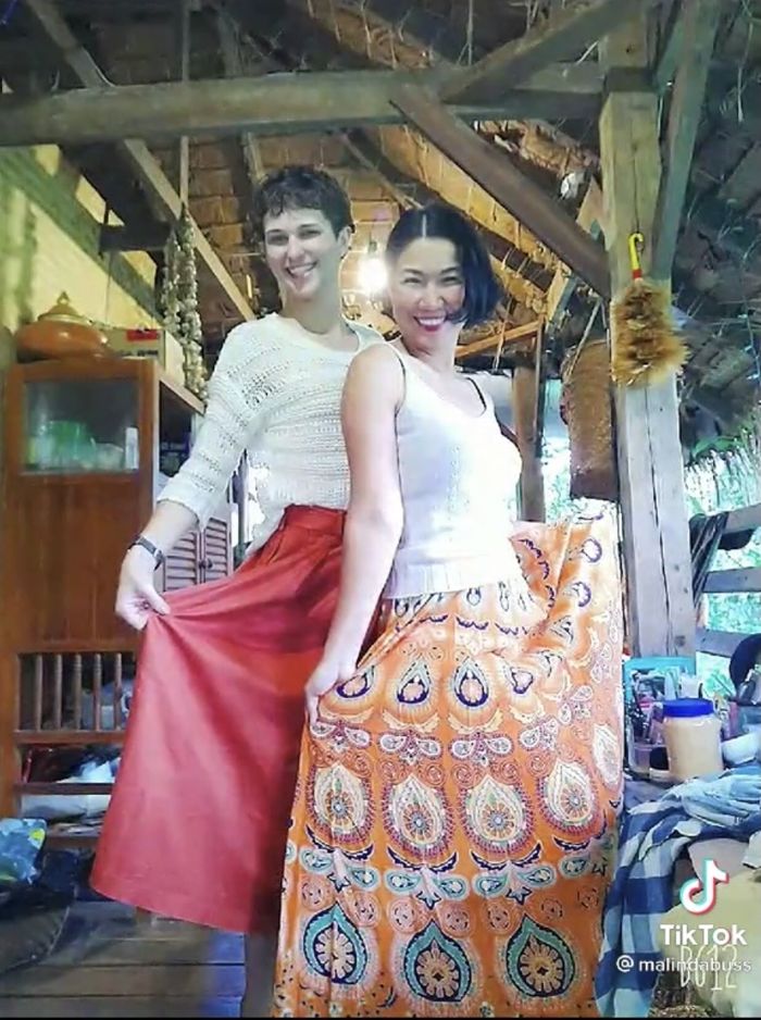 Chồng chuyển giới sau kết hôn: Vợ ủng hộ chồng yêu người đàn ông khác