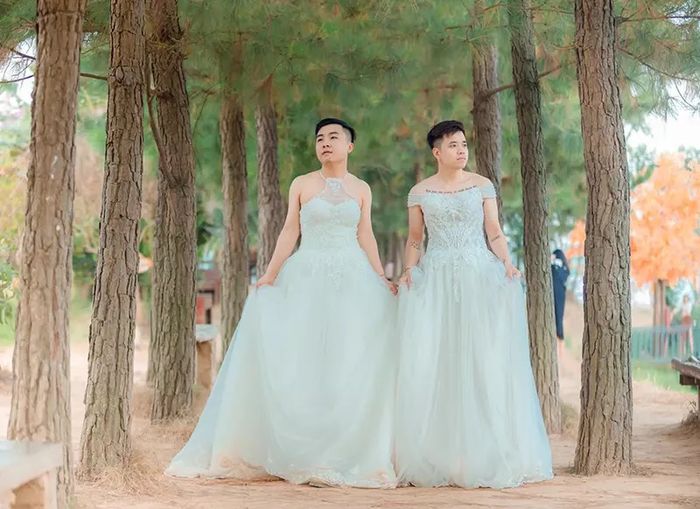 Chàng dâu sánh đôi bên chú rể: Hạnh phúc là yêu đúng người
