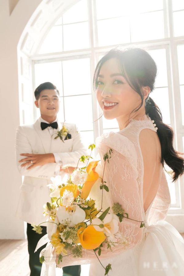 Trọn bộ ảnh cưới đẹp như bước ra từ cổ tích của Hà Đức Chinh và vợ