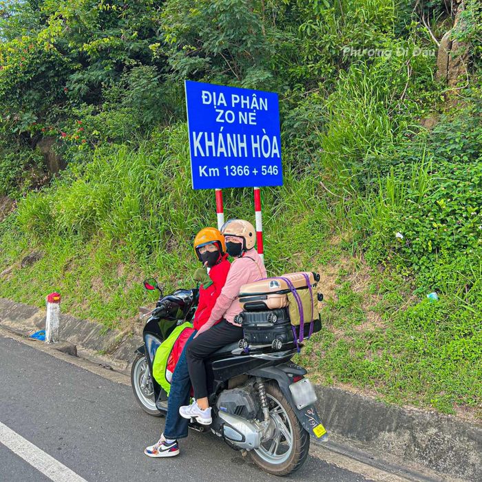 Cô gái 10x đưa mẹ đi xe máy xuyên Việt: Sức mẹ dẻo như thanh niên 
