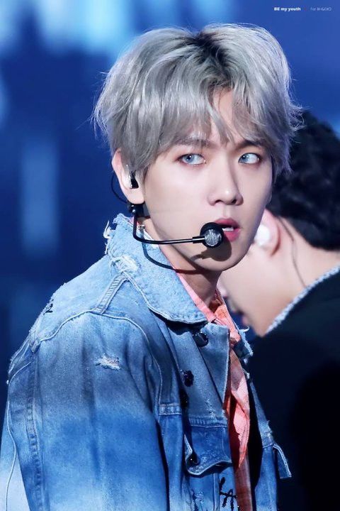Khi nam idol lột xác trên sân khấu: V (BTS) trở nên lạnh lùng khó tả