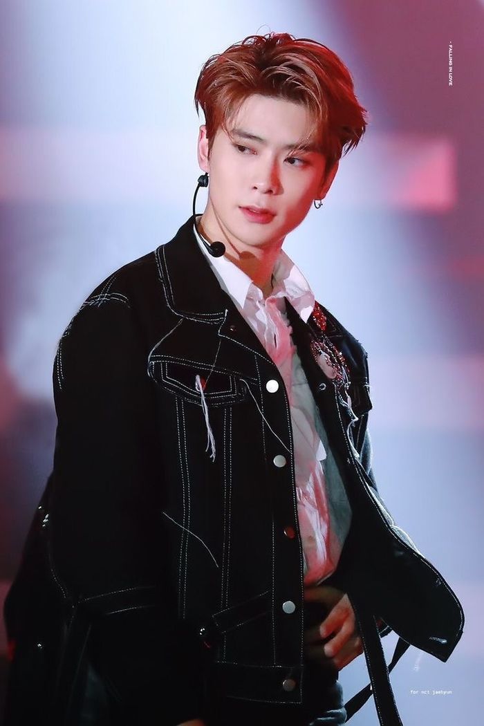 Khi nam idol lột xác trên sân khấu: V (BTS) trở nên lạnh lùng khó tả