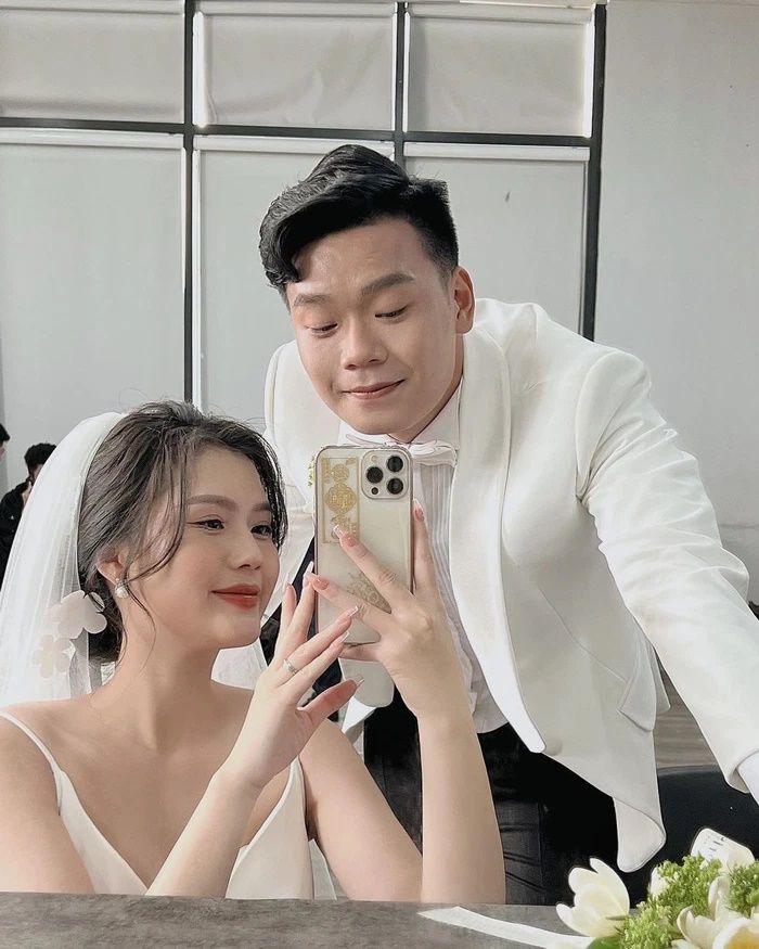 Cưng nóc nhà như ĐTVN: Thành Chung bắn 40 củ mừng sinh nhật vợ