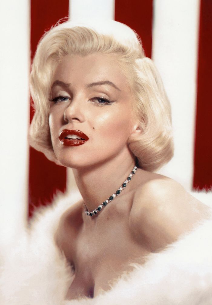 Quả bom tóc vàng Marilyn Monroe: Bông hoa rực rỡ giữa cuộc đời u tối