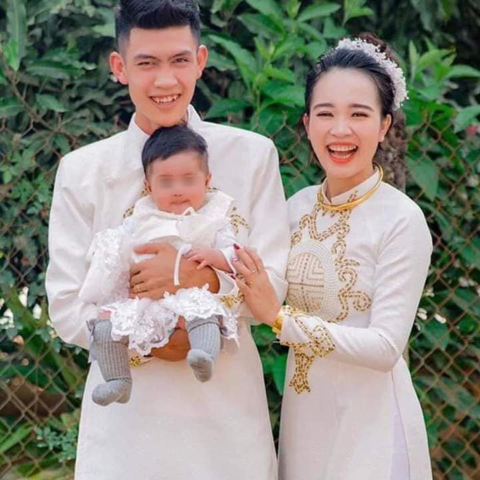 Chú rể hạnh phúc rước nàng về dinh sau 10 năm yêu nhau