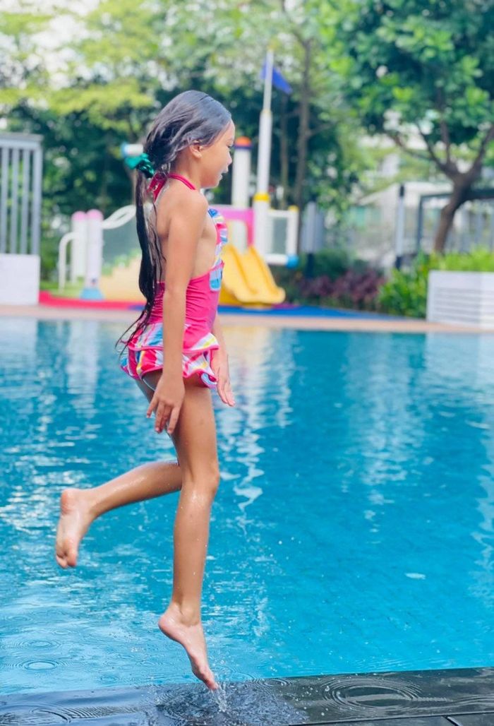 Ái nữ 8 tuổi nhà Đoan Trang xinh như công chúa, chiều cao cực ấn tượng