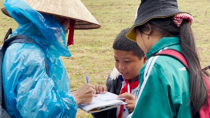 Anh chăn bò So Y Tiết khoe nhà Mái Thái xịn, dân tình ngóng tin hỷ