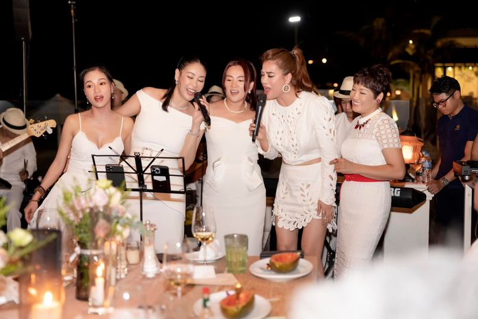 Ảnh hot sao Việt 18/5: Sao Việt mặc đồ trắng dự sinh nhật Hà Kiều Anh