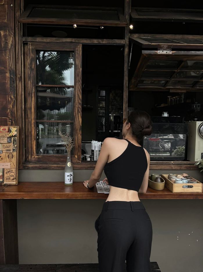 Ảnh hot sao Việt 2/5: Hà Hồ - Kim Lý đưa Lisa - Leon đi cắm trại