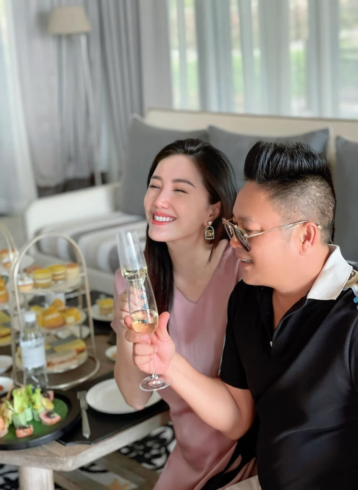 Bảo Thy tạm gác ca hát chăm lo gia đình vẫn được fan dõi theo