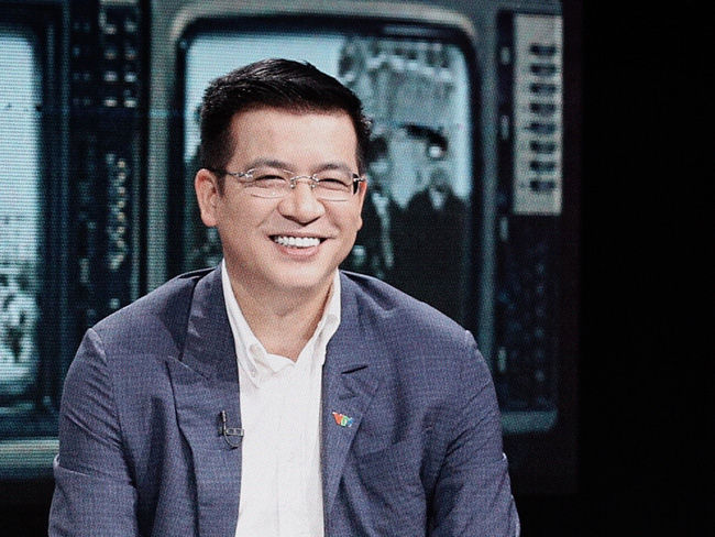 Người đàn ông thời sự Quang Minh: Nay là sếp tổng, có fanclub riêng