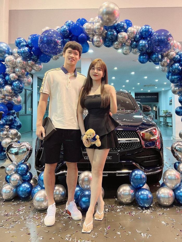 Cầu thủ Hoàng Đức ở tuổi 24: Có công ty riêng, sắm xế hộp tiền tỷ