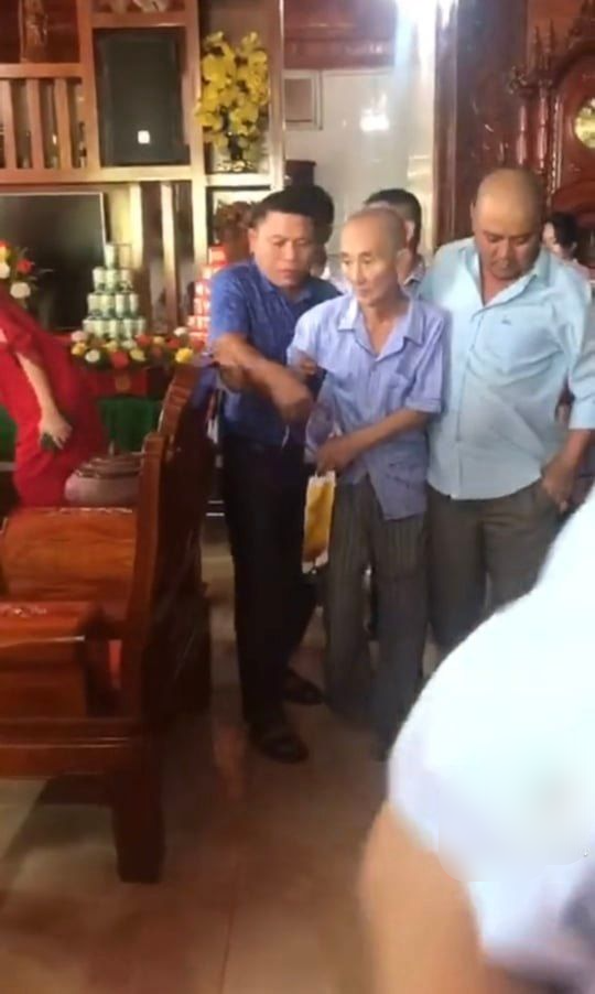 Cha già nuôi 10 con, nay 10 con chăm lại cha già: Ấm lòng con báo hiếu