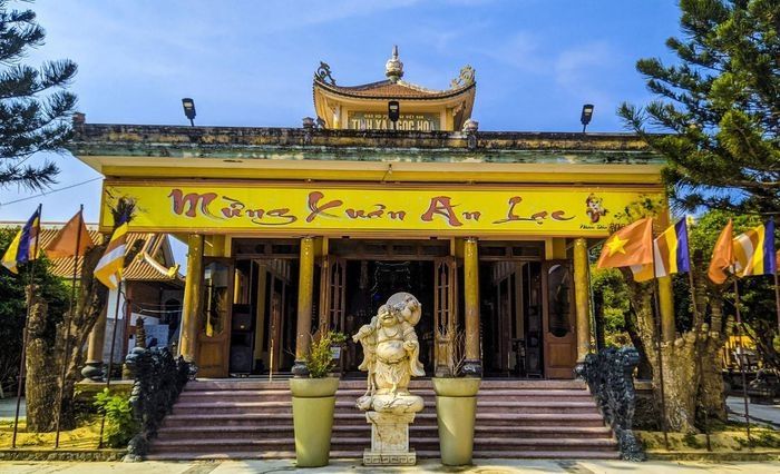 Chiêm ngưỡng tượng Phật đôi cao nhất Việt Nam: Hè này ghé qua check-in