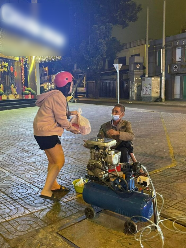 Con gái Đàm Vĩnh Hưng: 18 tuổi làm bà chủ, sắm đồ hiệu không ngơi tay