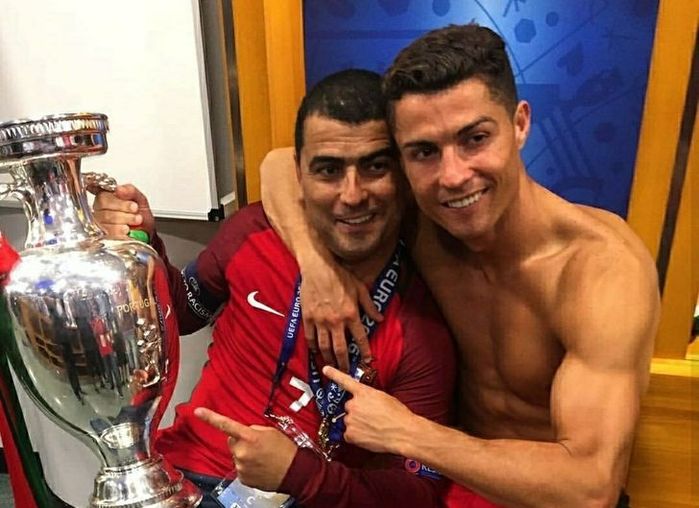 Cristiano Ronaldo đưa bạn thân đi chơi bằng máy bay riêng 723 tỷ