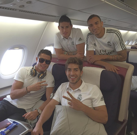 Cristiano Ronaldo đưa bạn thân đi chơi bằng máy bay riêng 723 tỷ