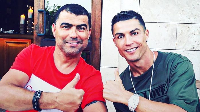 Cristiano Ronaldo đưa bạn thân đi chơi bằng máy bay riêng 723 tỷ