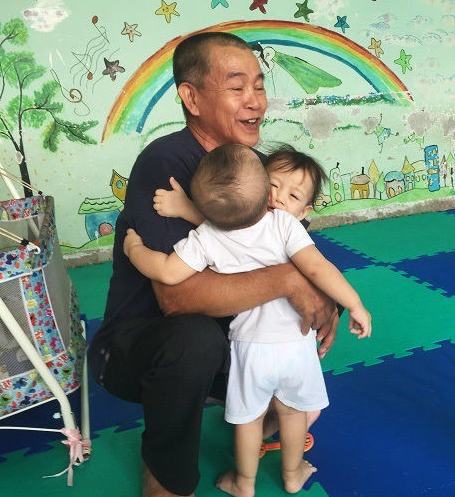 Cụ ông bán bún bò Huế 20 năm nuôi hơn 50 người con ăn học thành tài