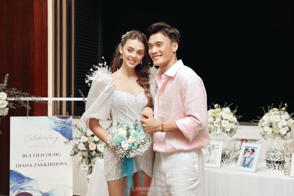 Đám cưới sao Việt vắng bóng phụ mẫu: bố Thắng Ngô vì bệnh già