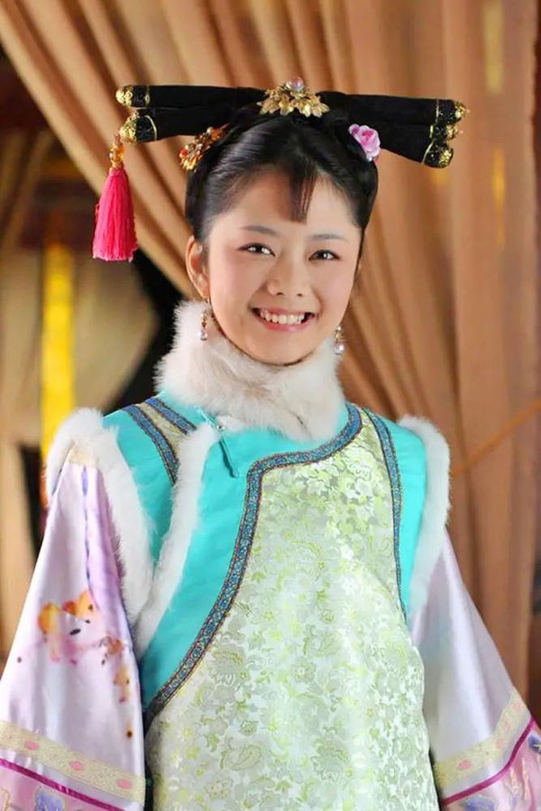 Đàm Tùng Vận: 15 năm cần mẫn nay thành nữ thần chuyên độ bạn diễn