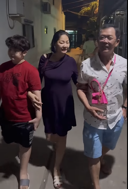 Đoàn tụ sau 7 năm, Trương Quỳnh Anh muốn làm mọi điều cho ba mẹ