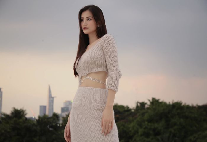 Đông Nhi nghẹn ngào với fan: Ngay lúc này, chị cực kỳ yêu tụi em